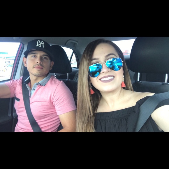 Meet Your Posher, Emily! - Picture 4 of 6